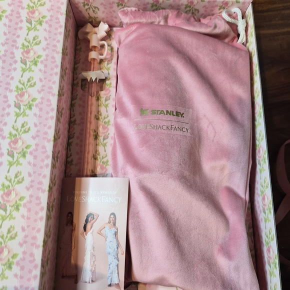 Stanley x LoveShackFancy Pink Floral Tumbler NEW 40oz - Picture 2 of 8